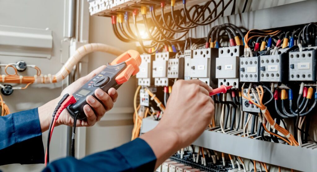 Elektroinstallateur gesucht