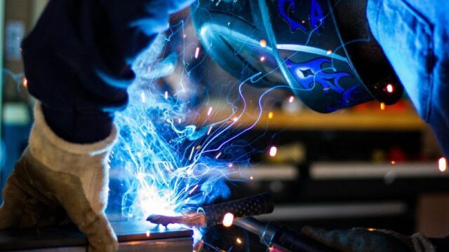 welding-g1bbebf2a6_1920-1080×675